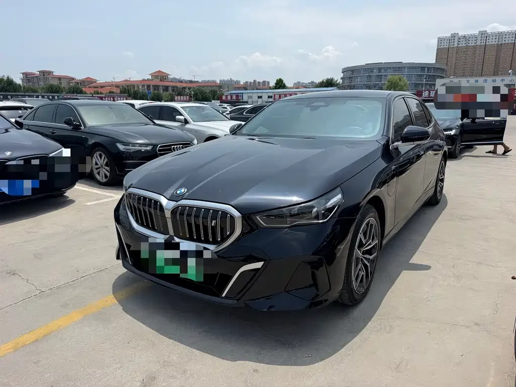 BMW i5