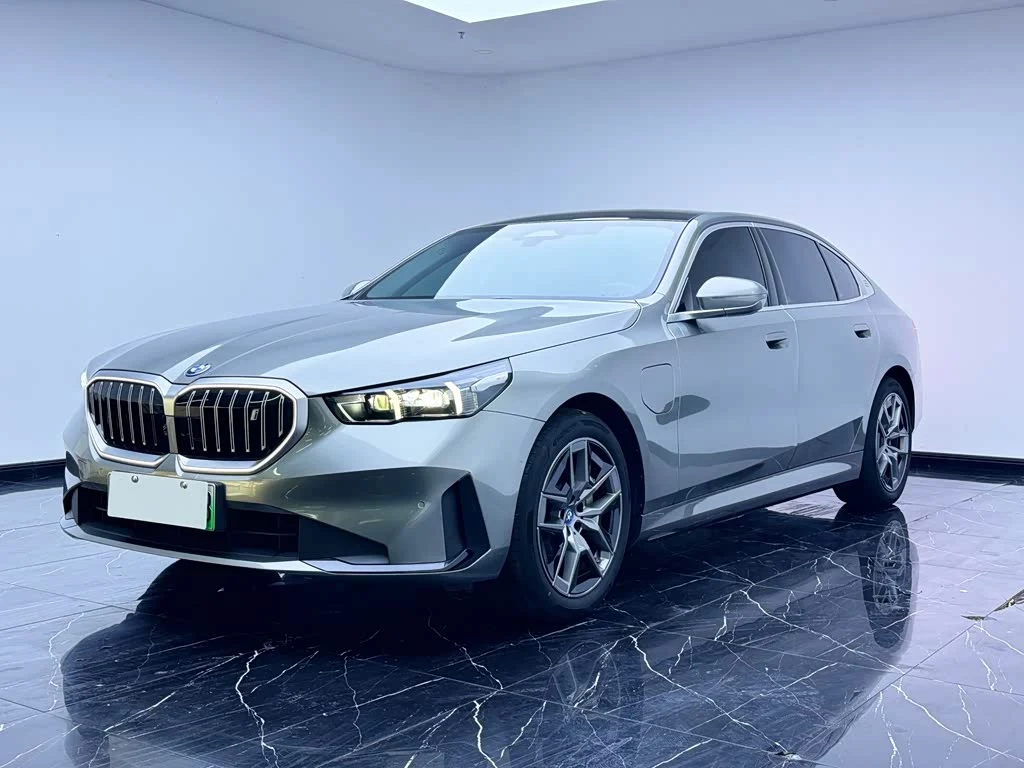 BMW i5