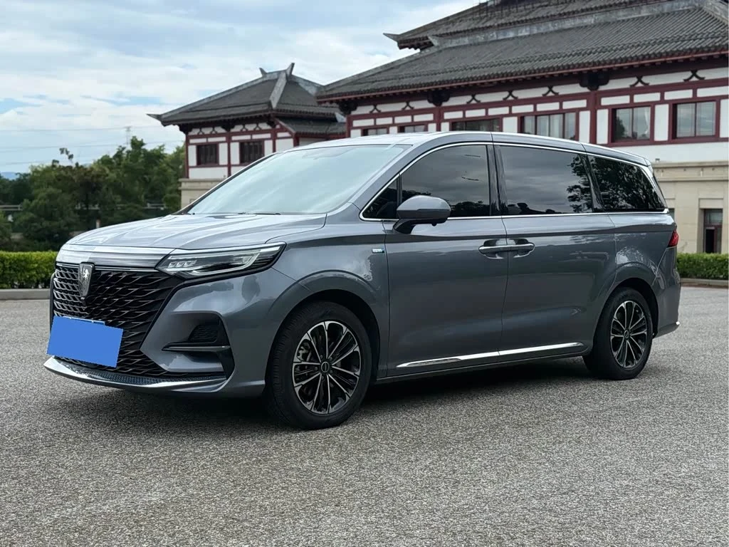 Roewe iMAX8