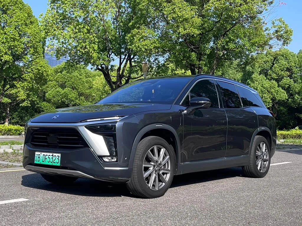 NIO ES8