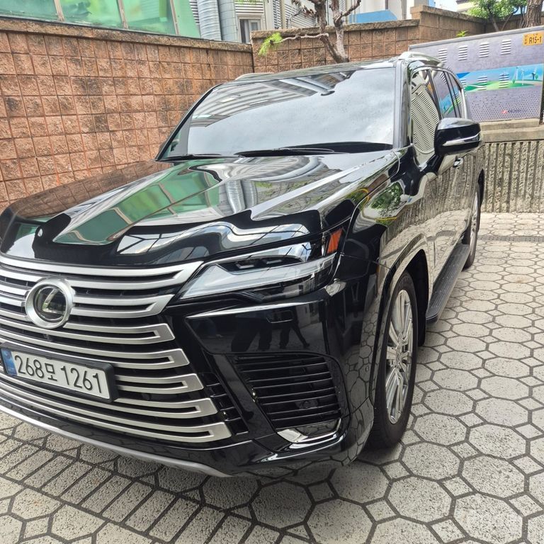 Lexus LX