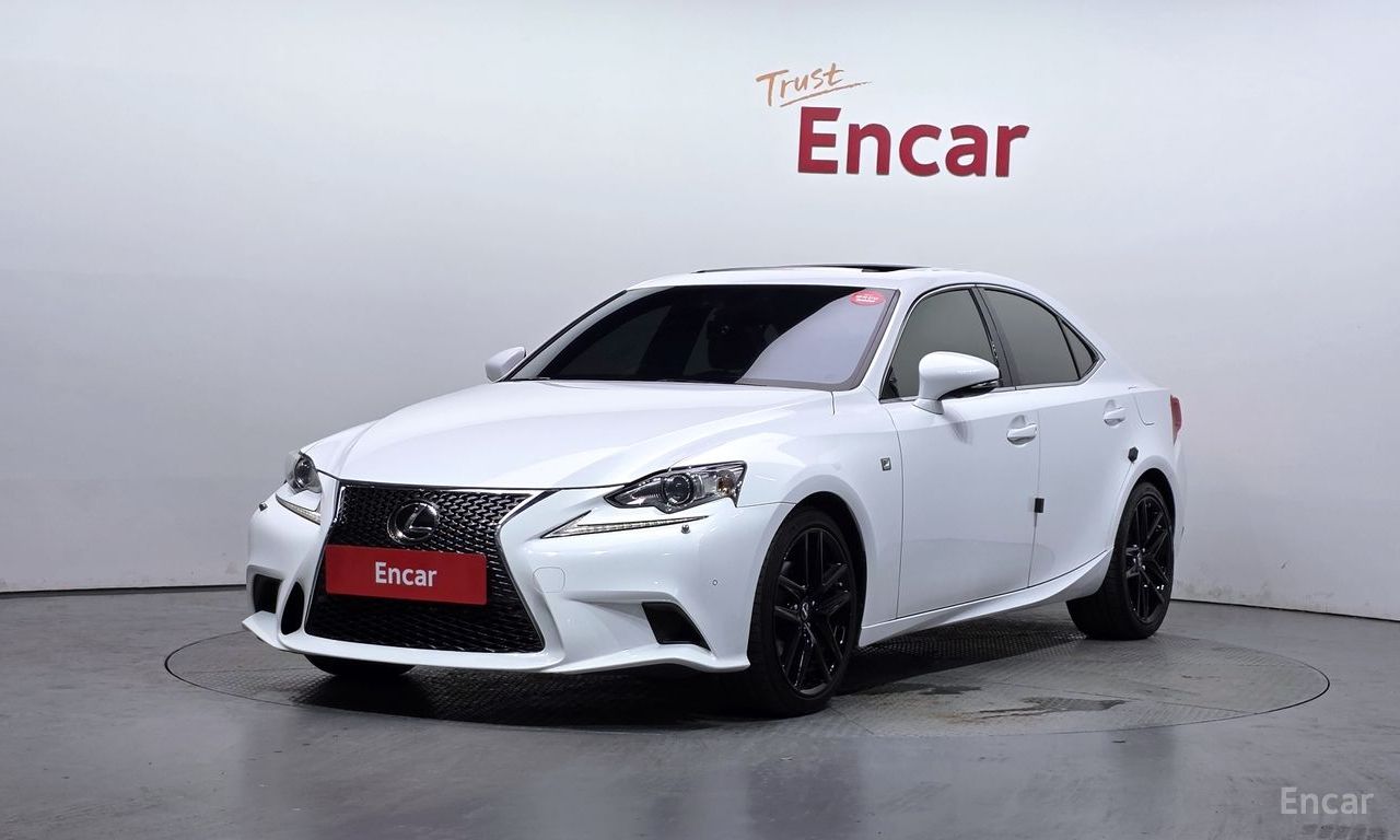 Lexus IS