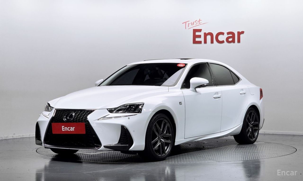 Lexus IS