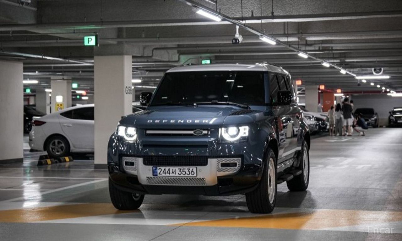 Land Rover Defender