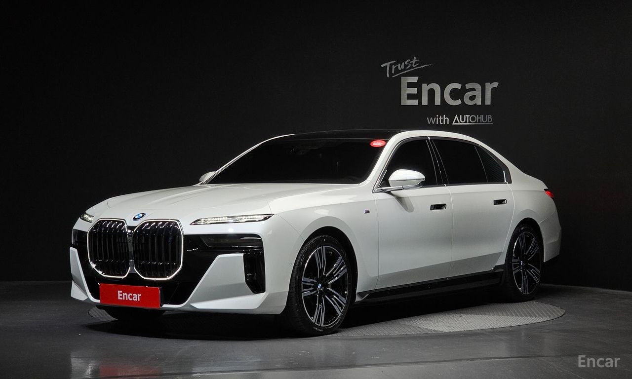 BMW i7