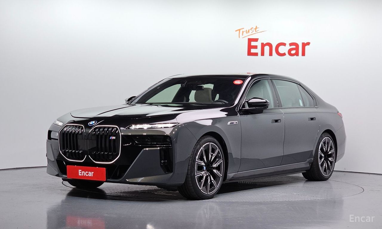 BMW i7