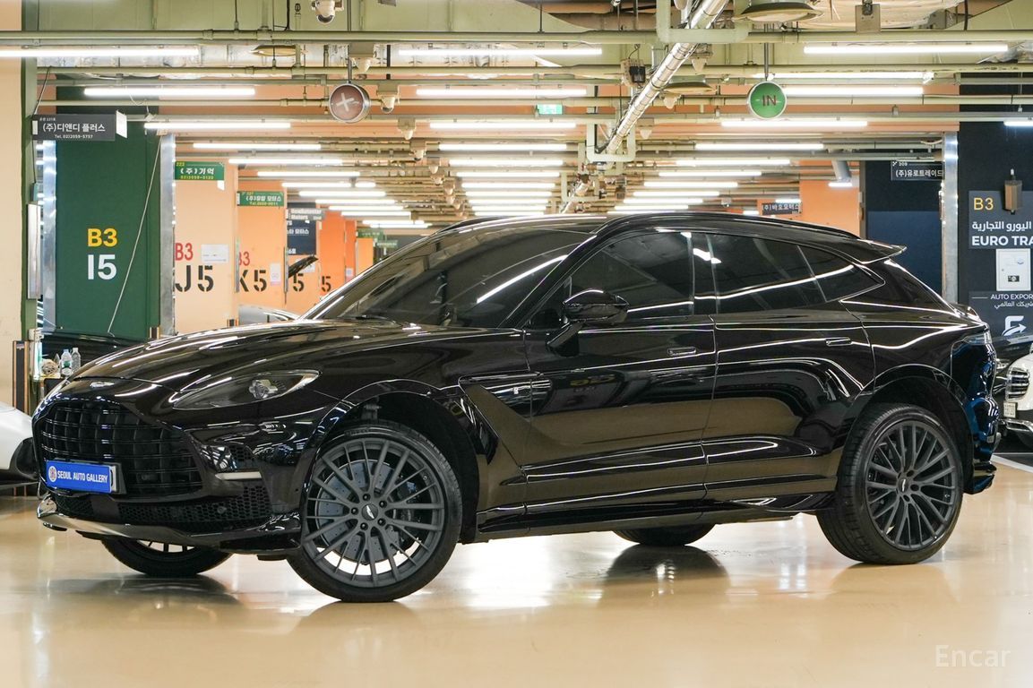 Aston Martin DBX