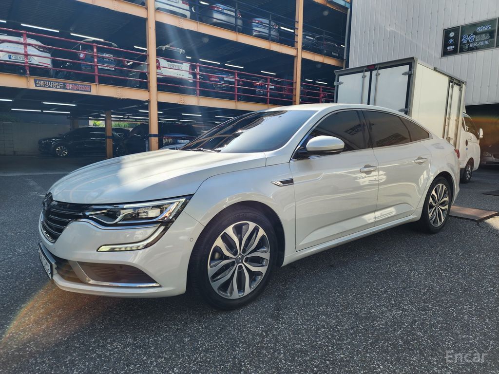 Renault SM6