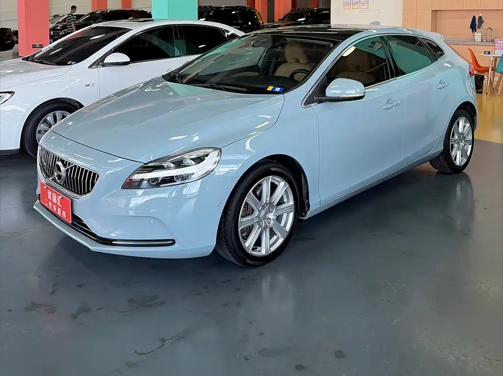 Volvo V40