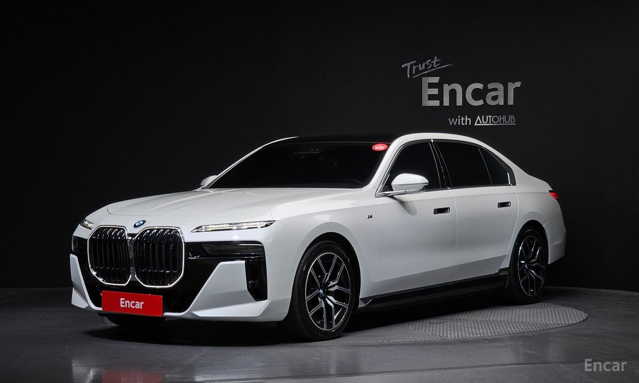 BMW i7