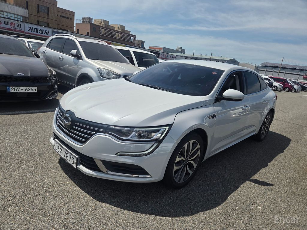 Renault SM6