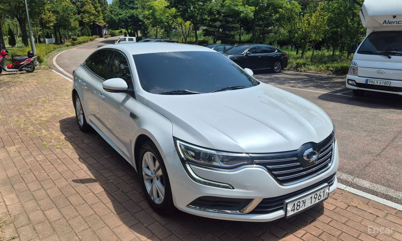 Renault SM6