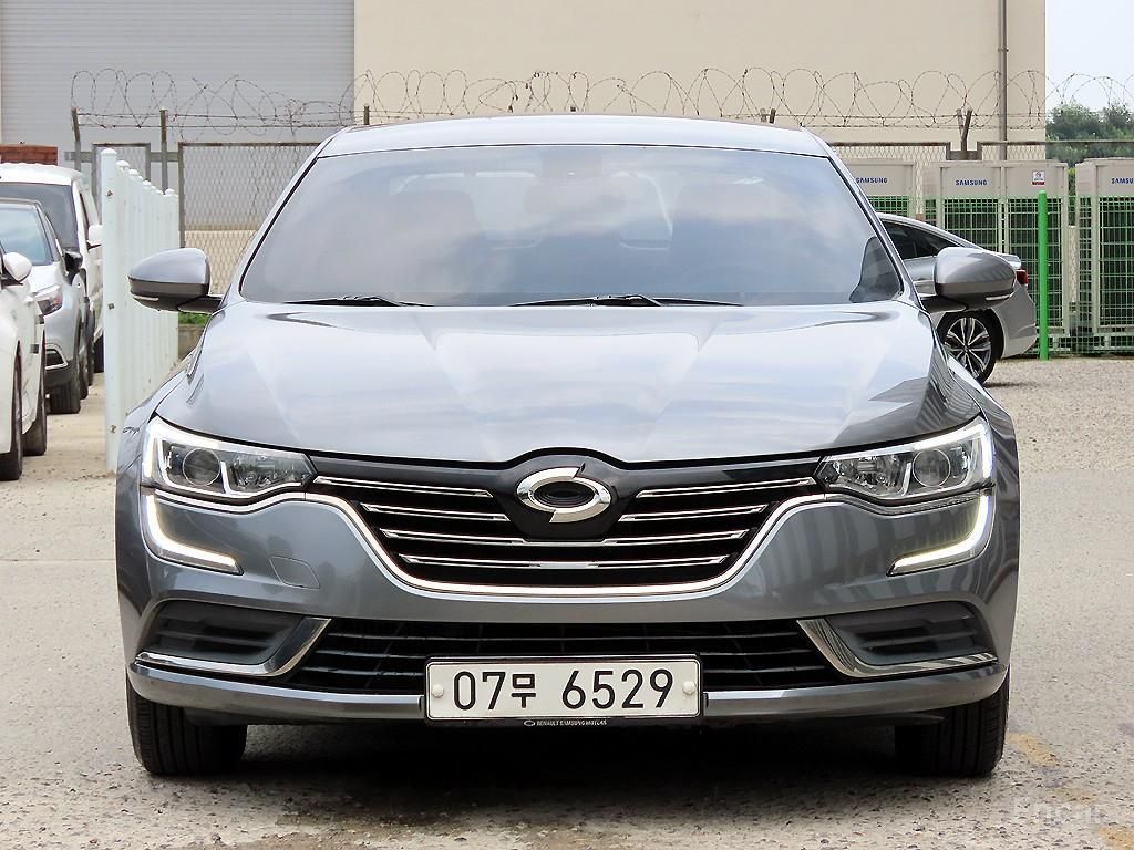 Renault SM6