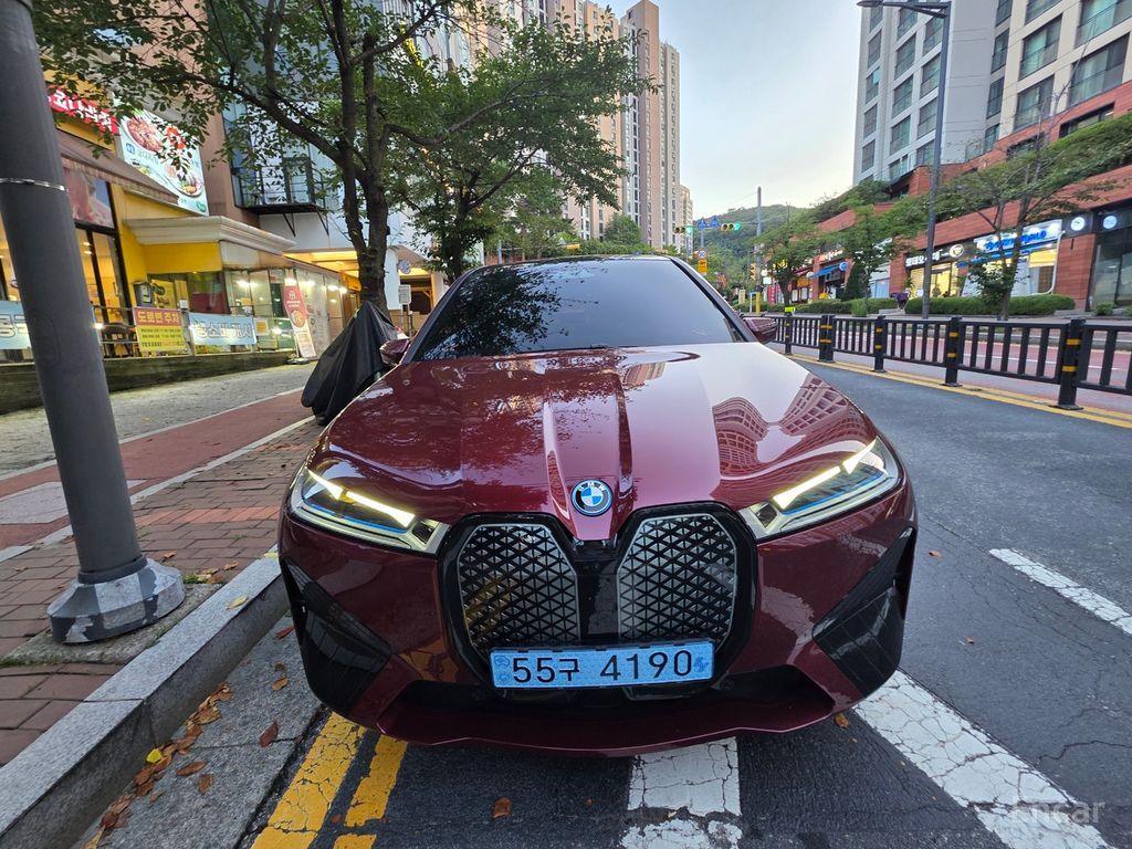 BMW iX