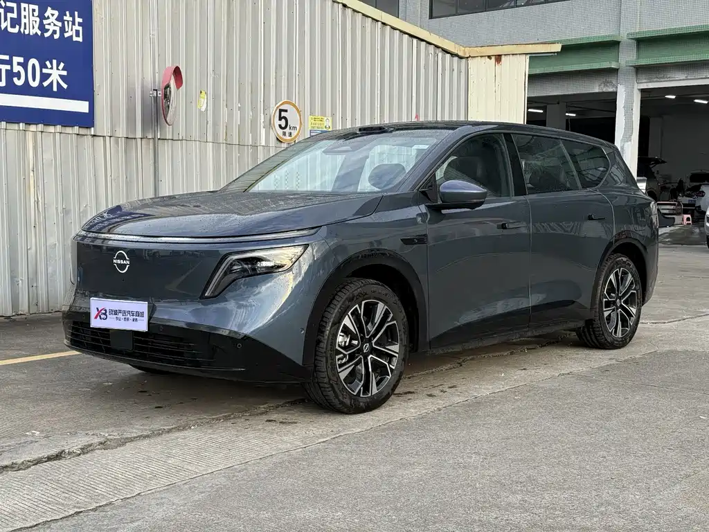 Nissan NX8
