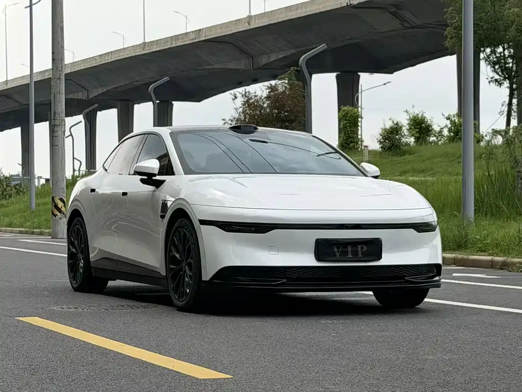 Zeekr 007