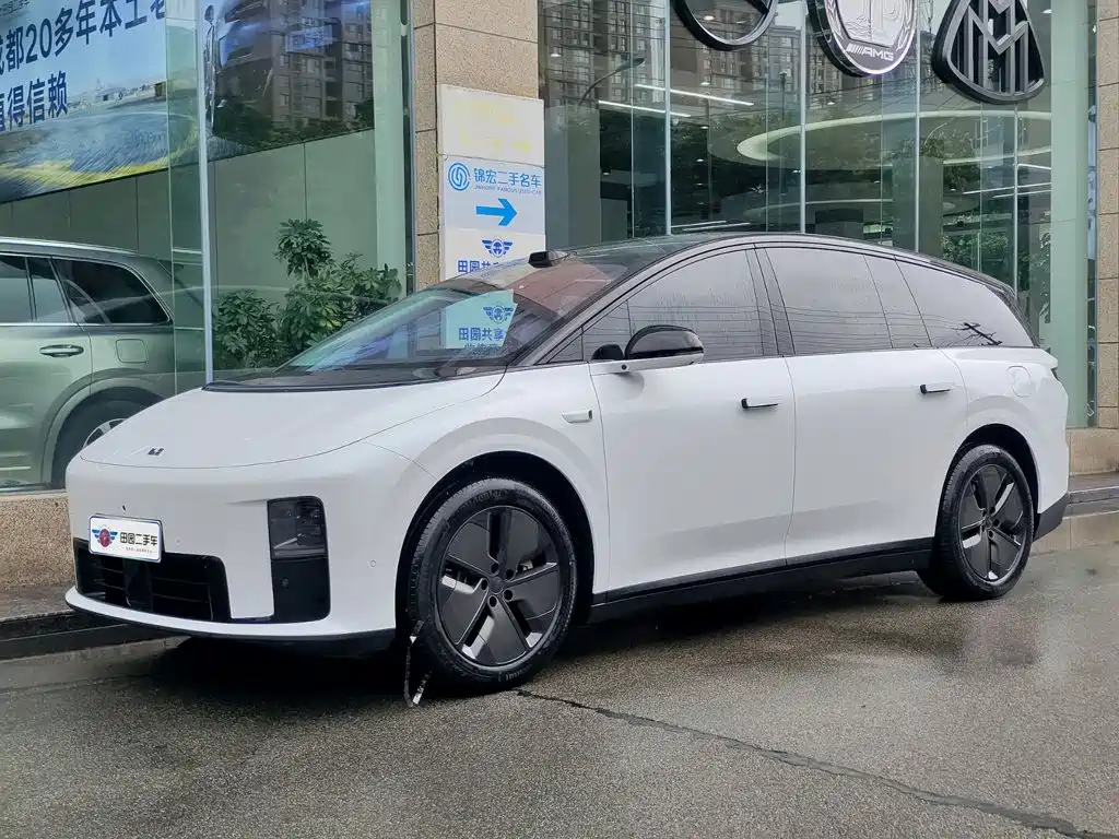 Li Auto i8
