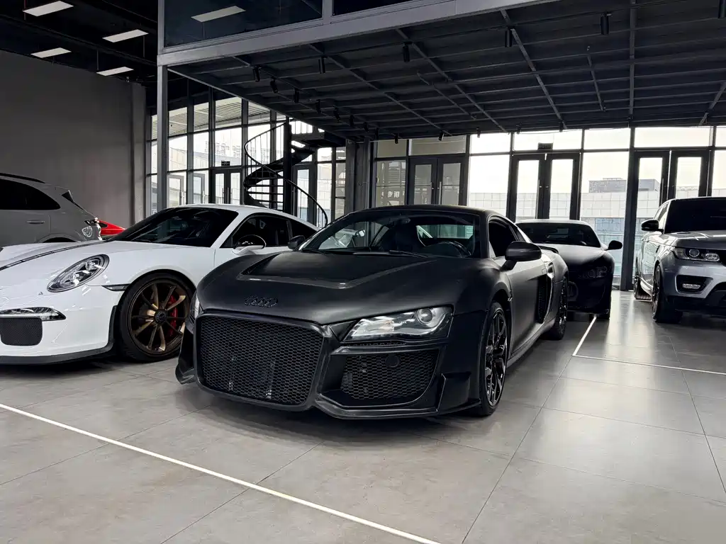 Audi R8