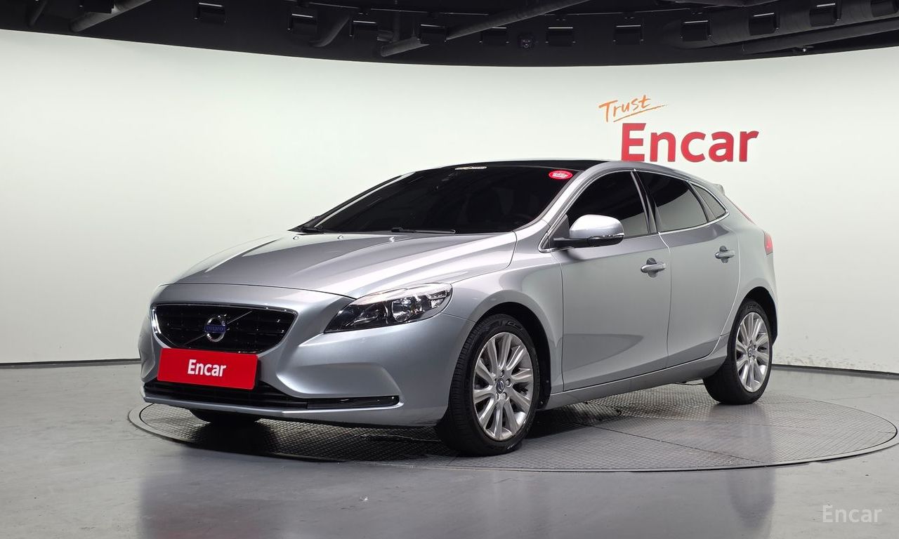 Volvo V40