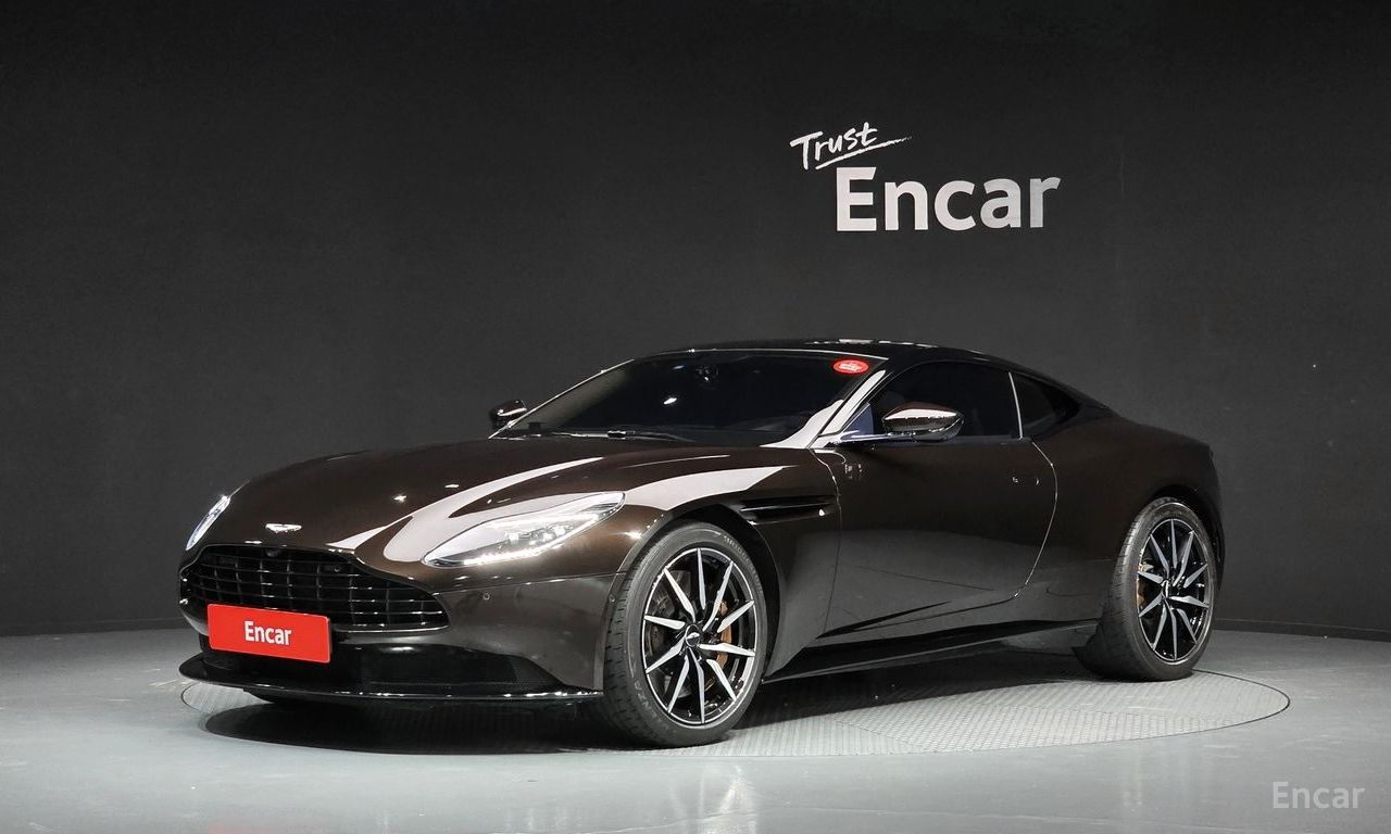 Aston Martin DB11