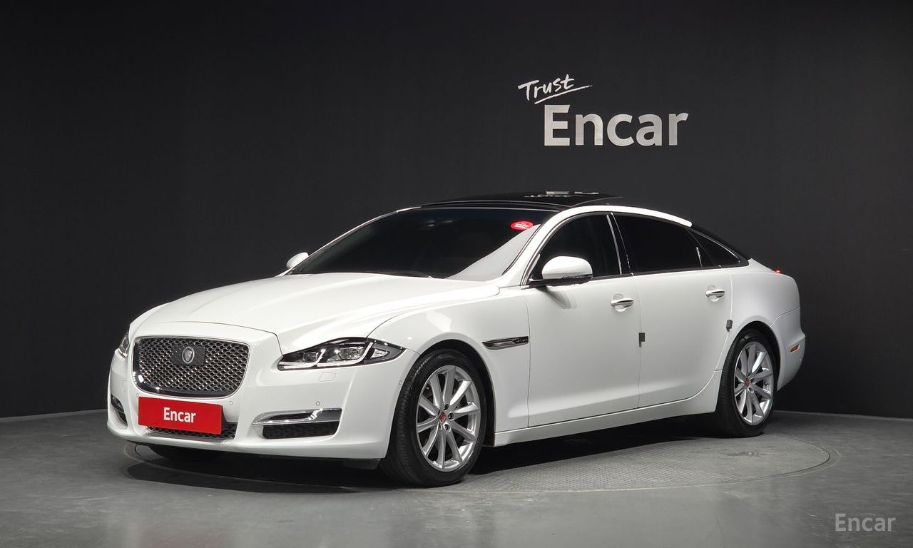 Jaguar XJ