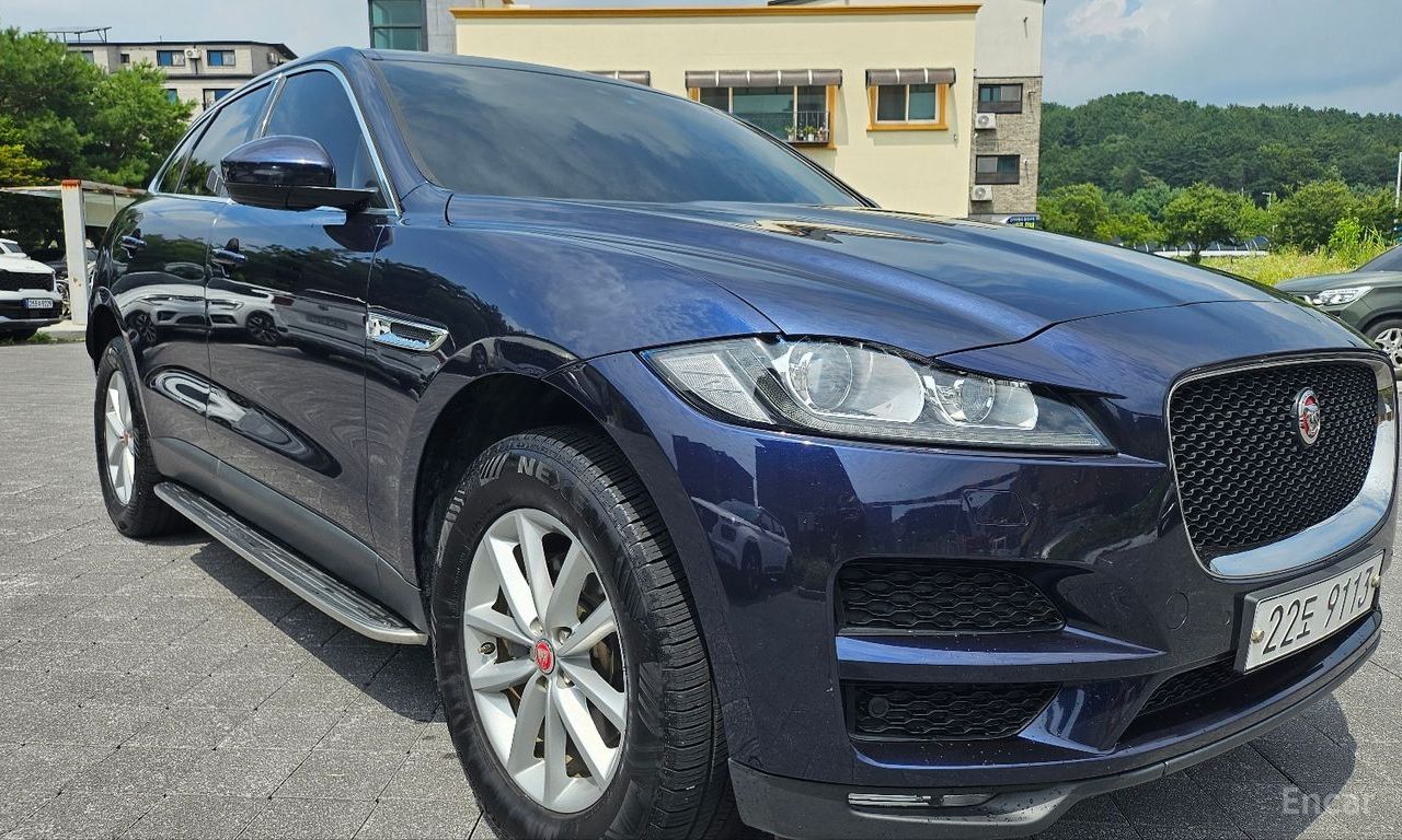 Jaguar F-Pace