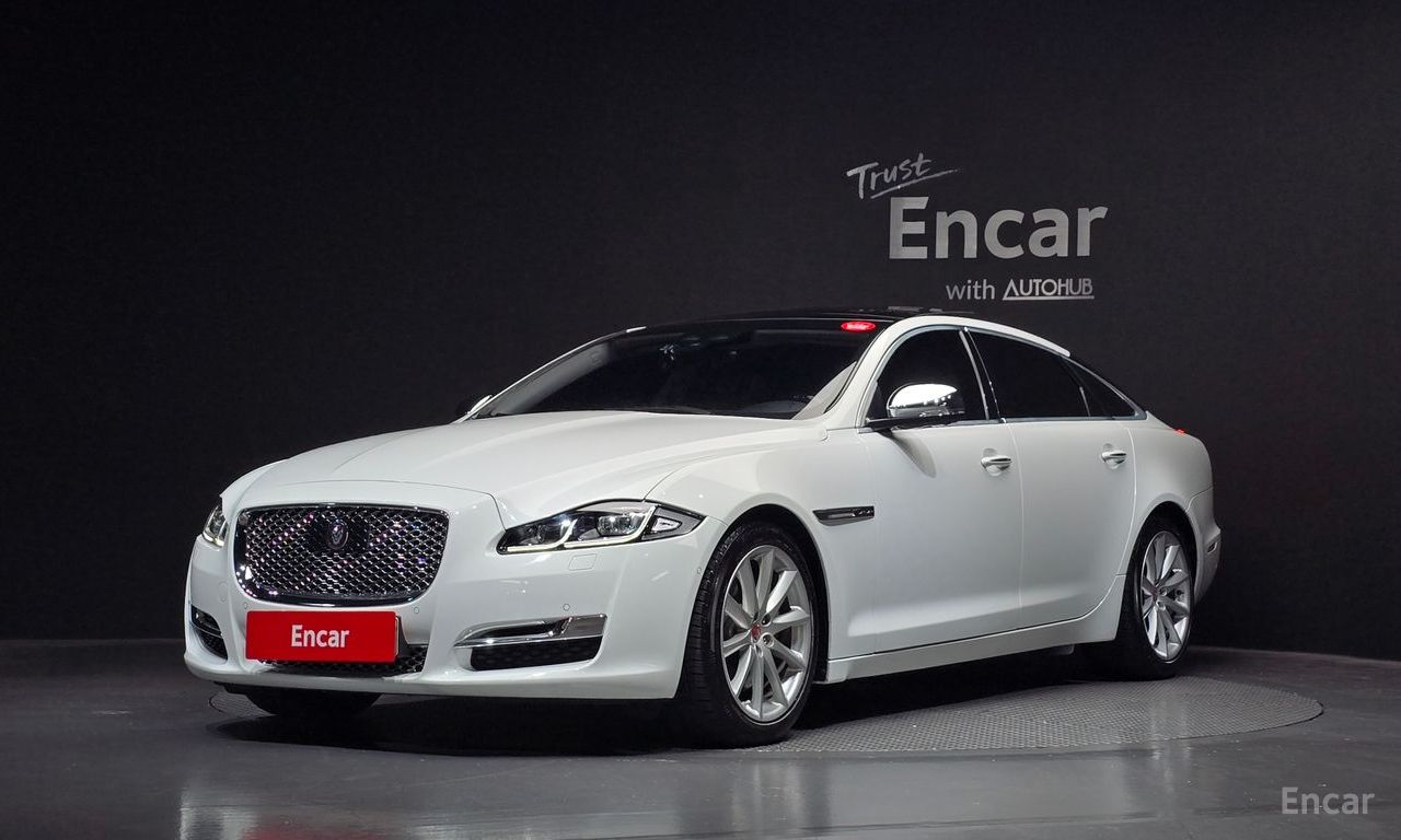 Jaguar XJ