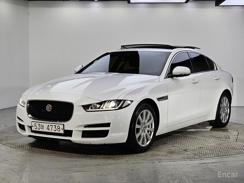 Jaguar XE