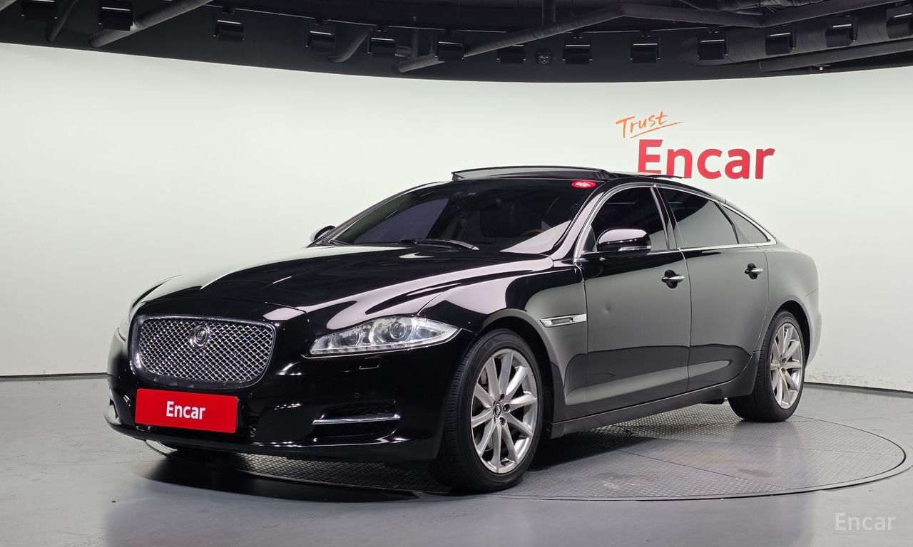 Jaguar XJ