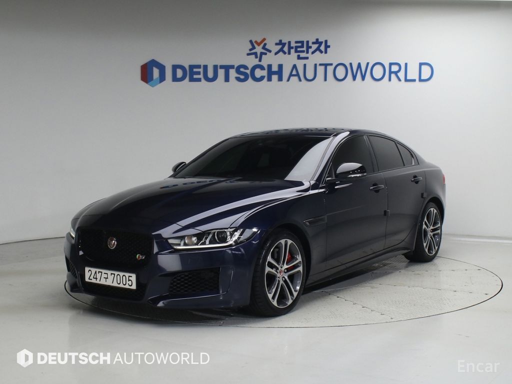 Jaguar XE