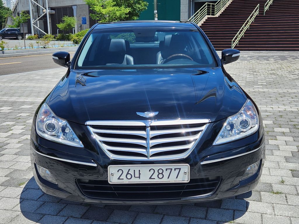 Hyundai Genesis