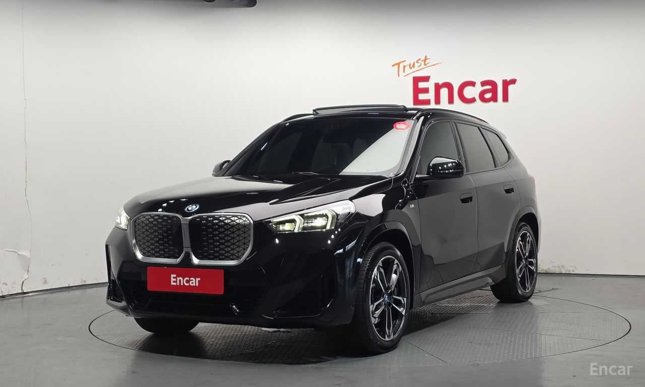 BMW iX1