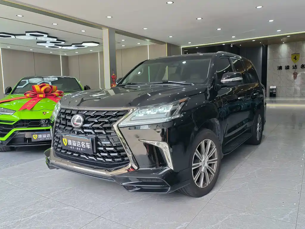 Lexus LX