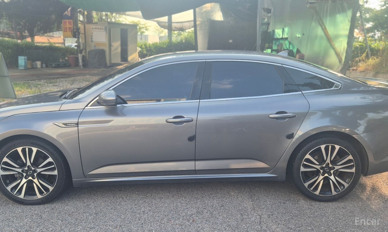 Renault SM6