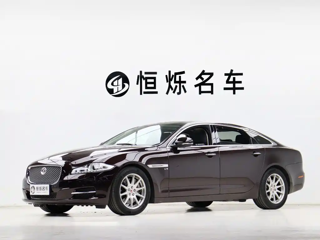 Jaguar XJ