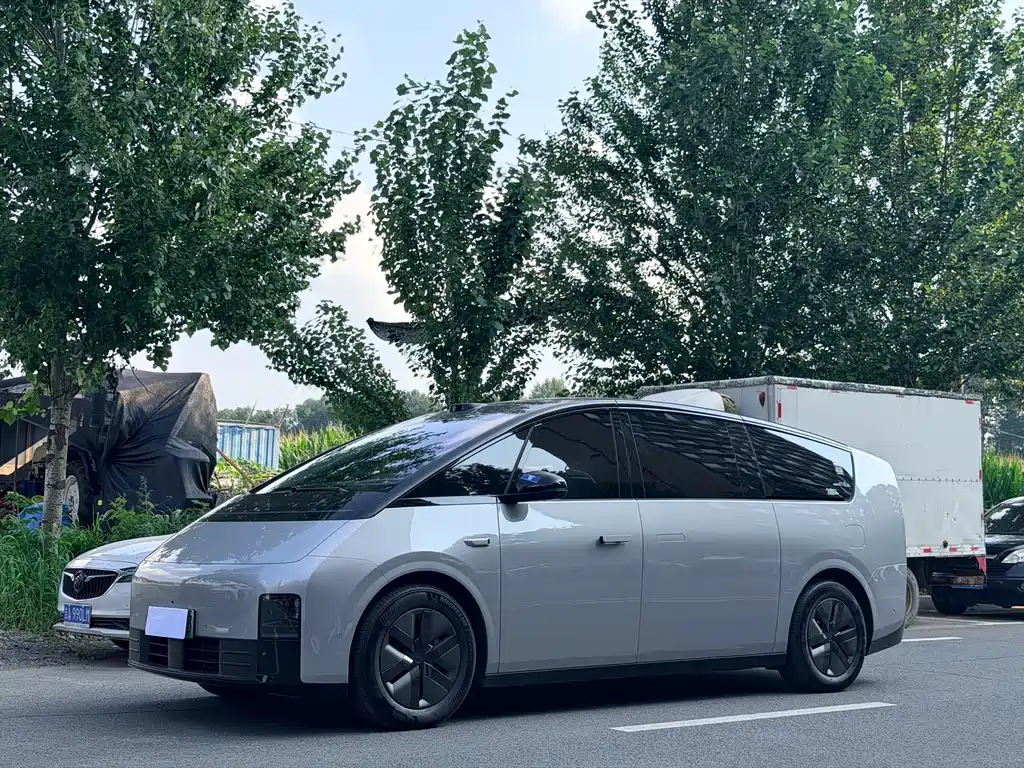 Li Auto MEGA