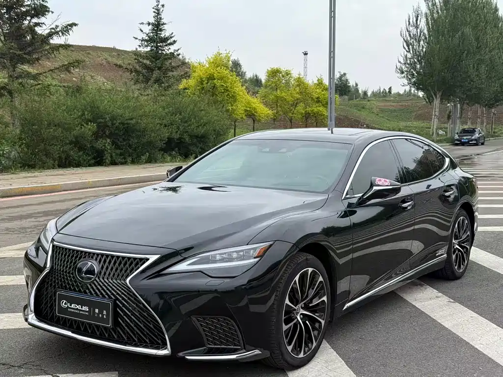Lexus LS