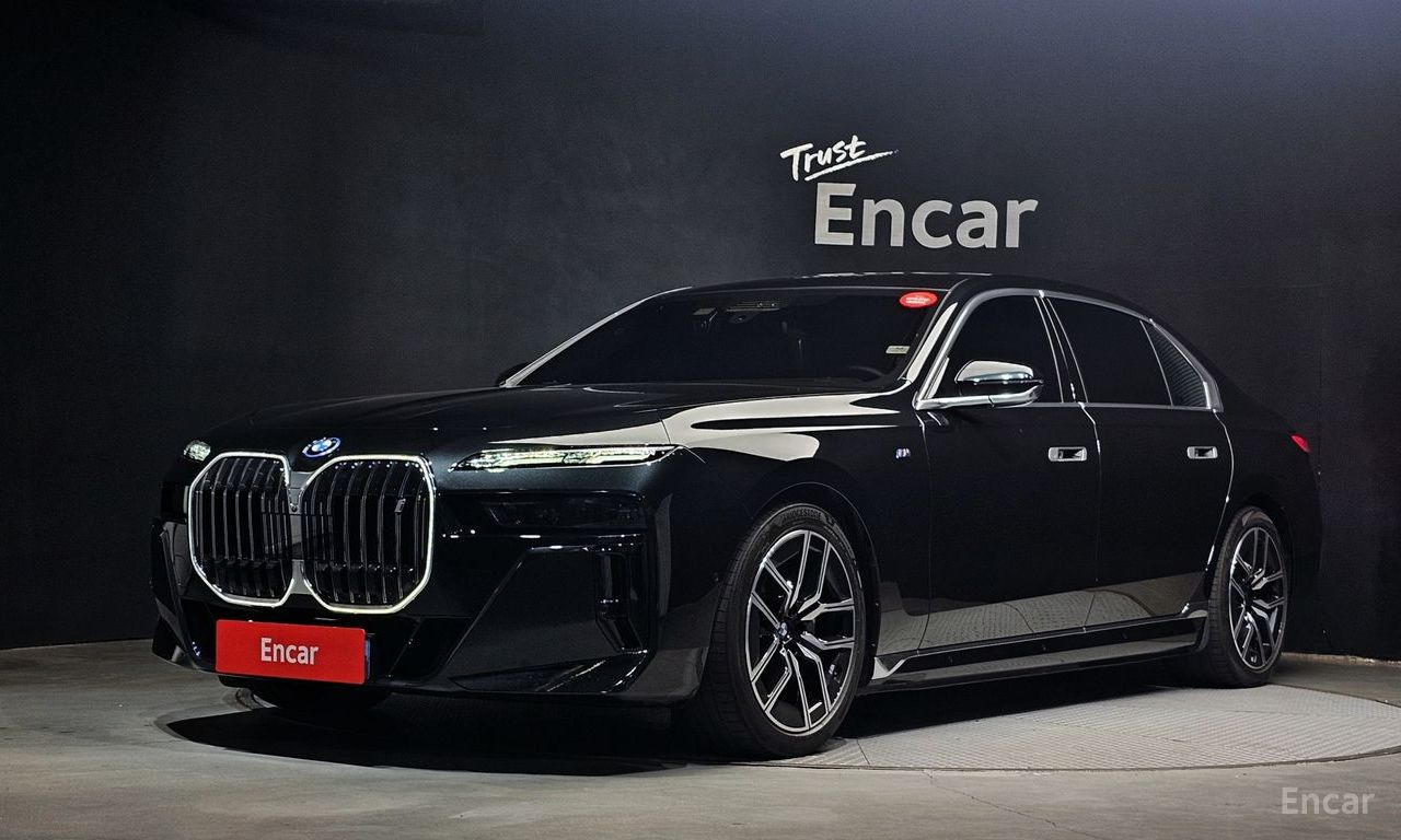 BMW i7