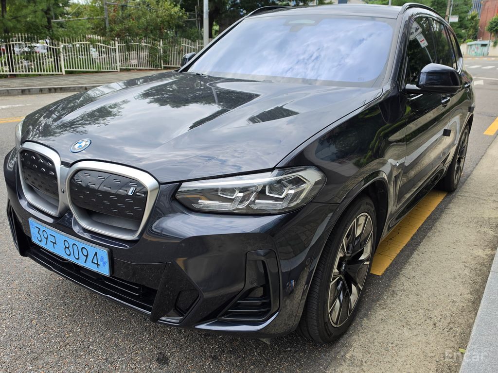 BMW iX3