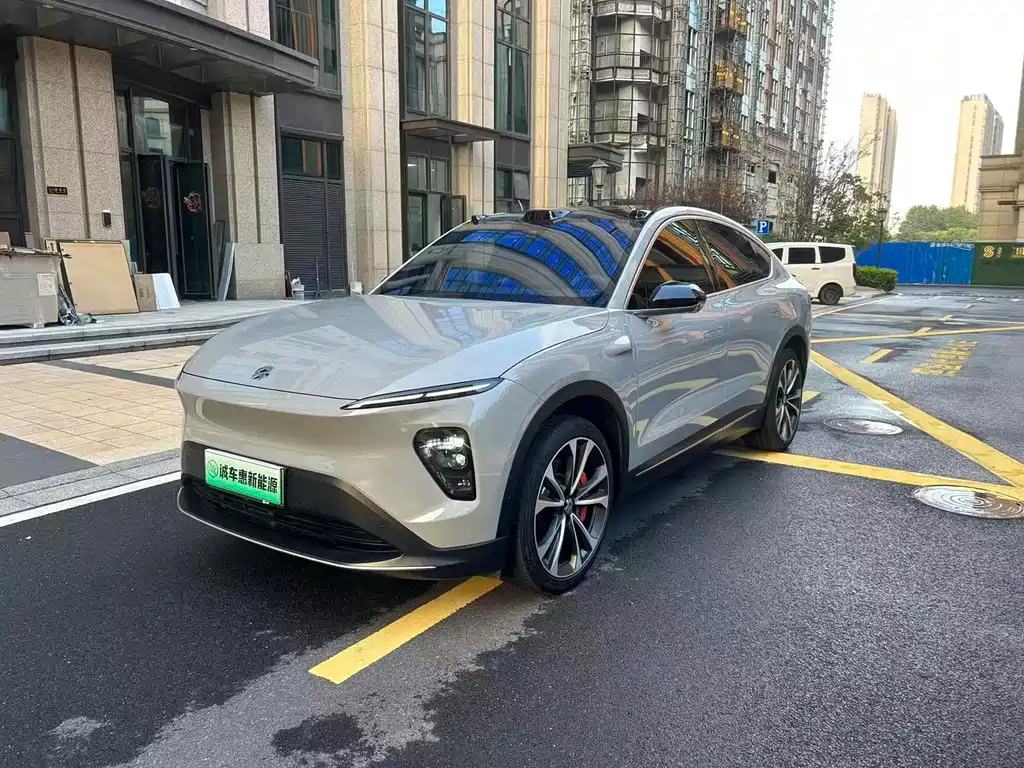 NIO EC7