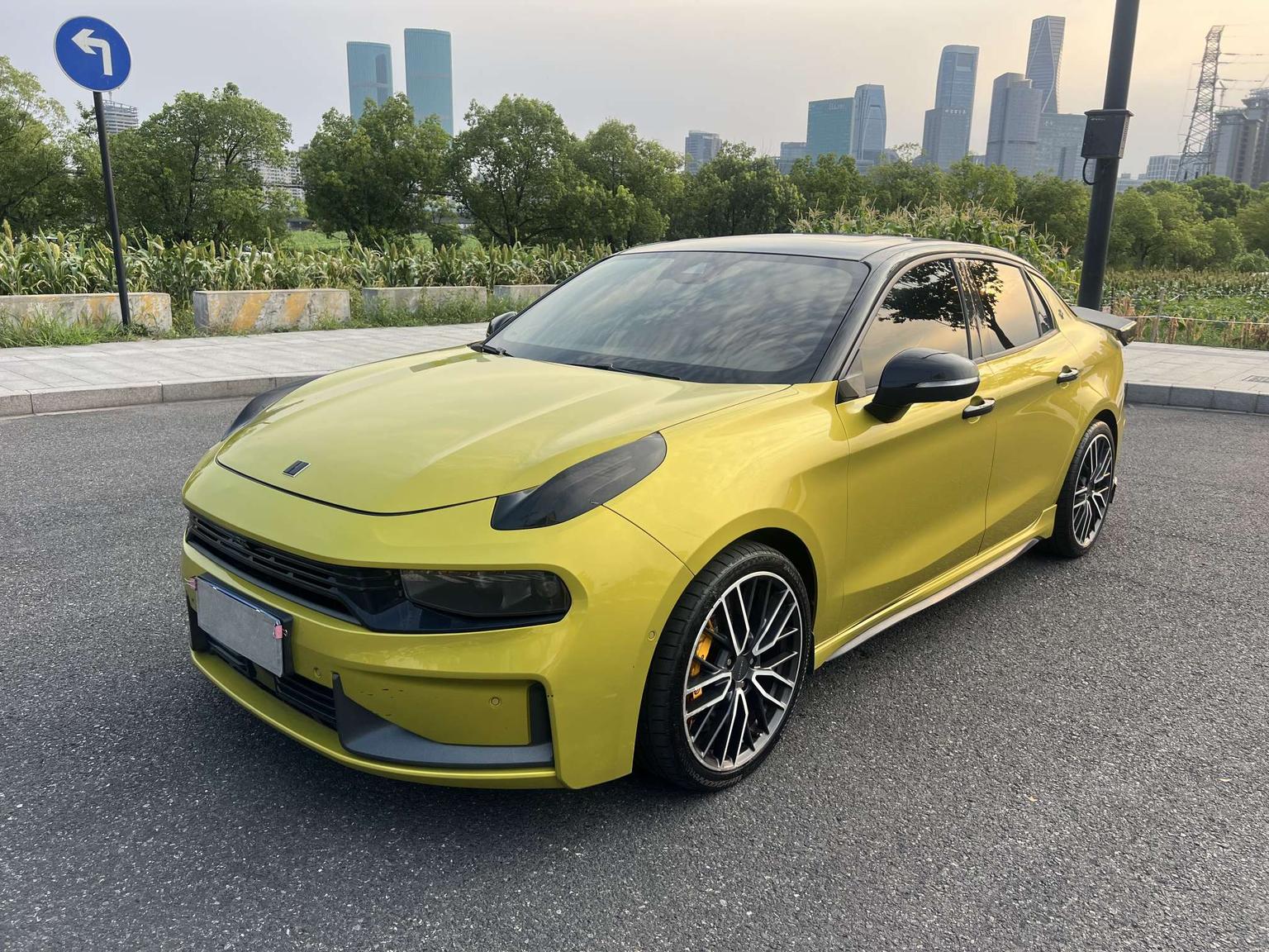 Lynk & Co 03
