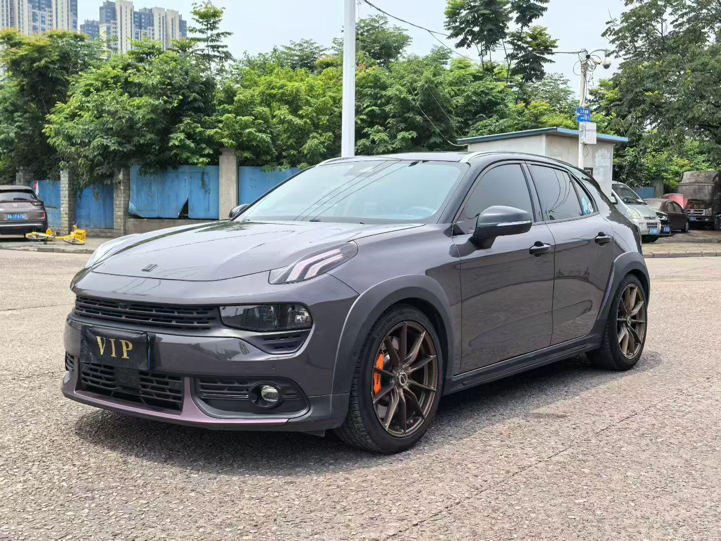 Lynk & Co 02