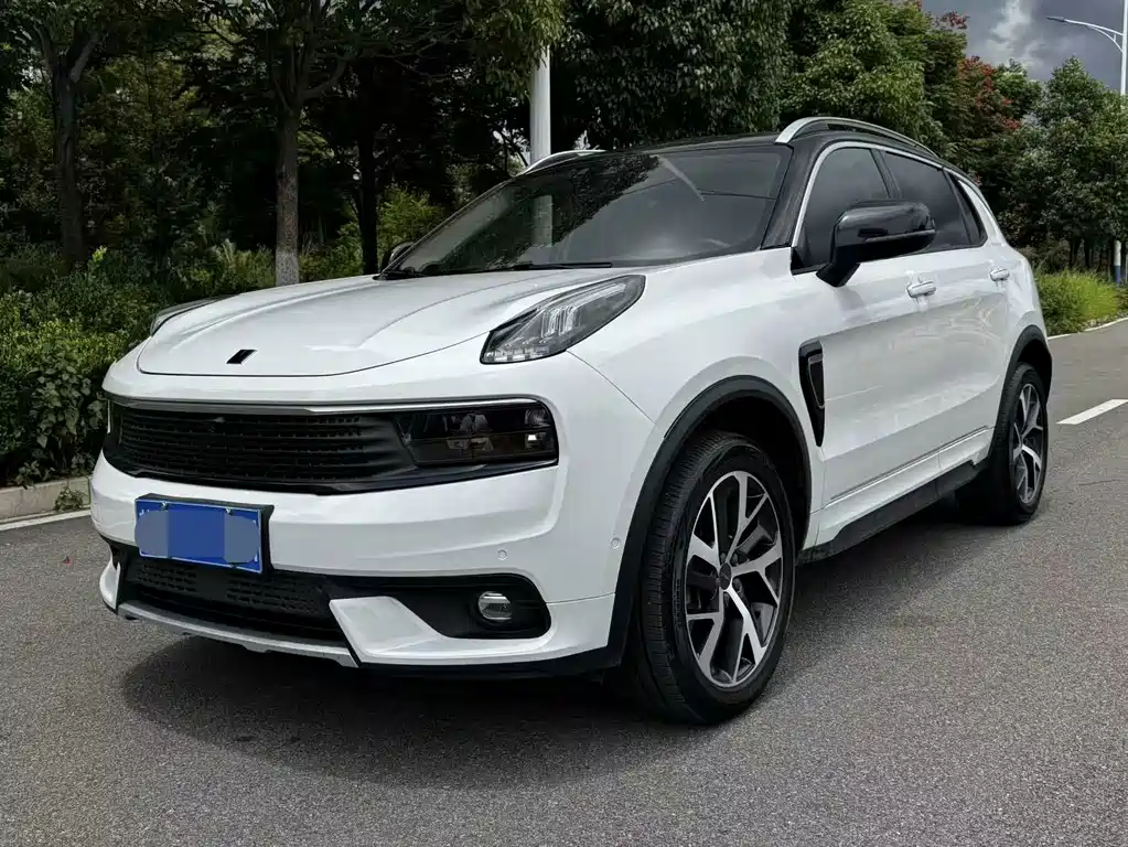 Lynk & Co 01