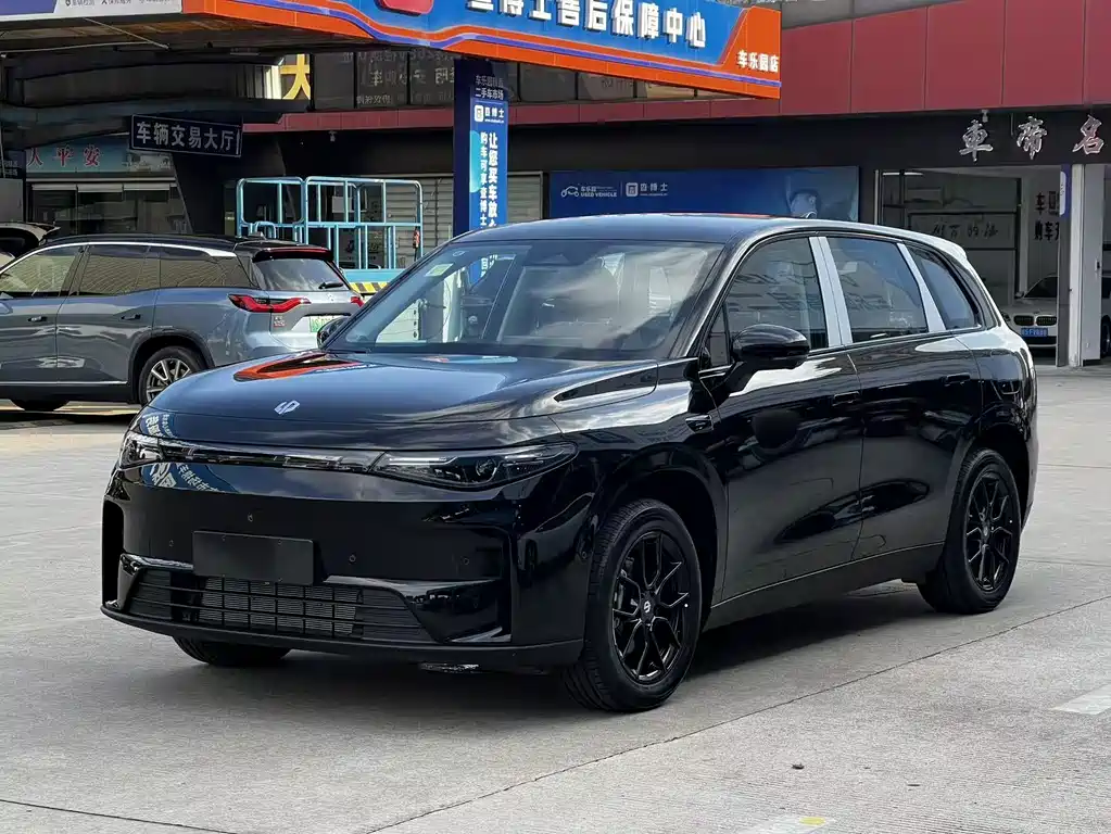 Leapmotor C10