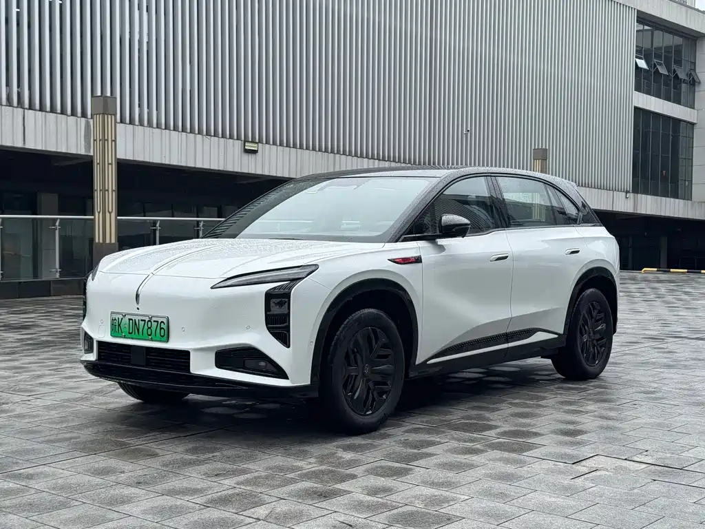 Hongqi 08