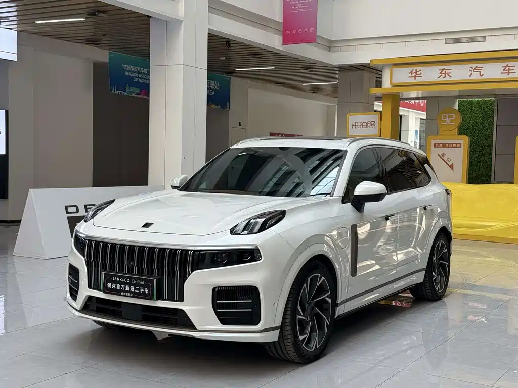 Lynk & Co 09