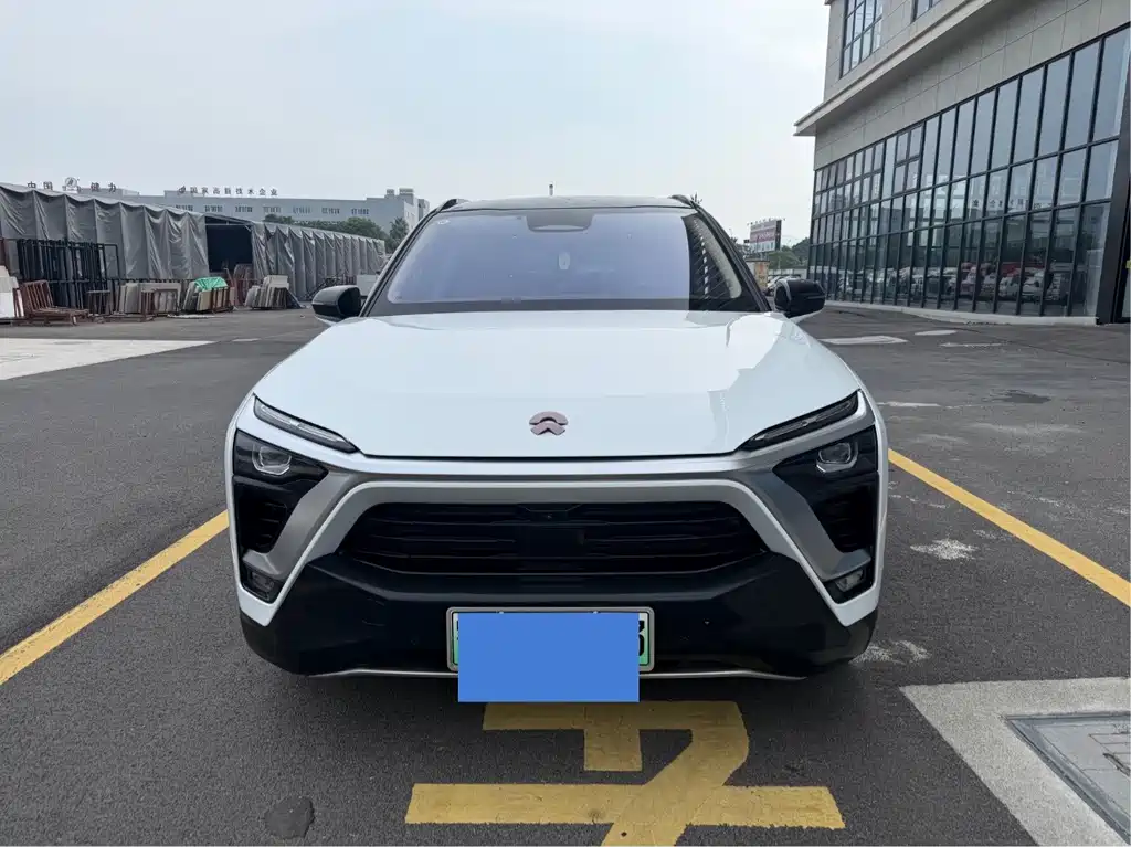 NIO ES8