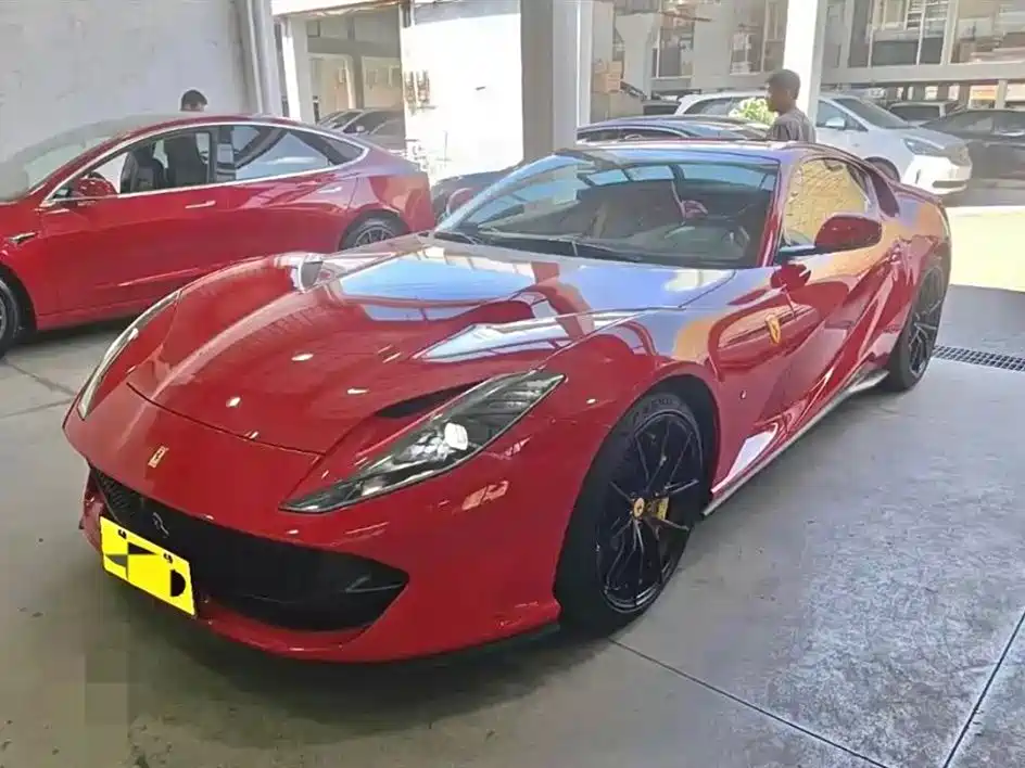 Ferrari 812