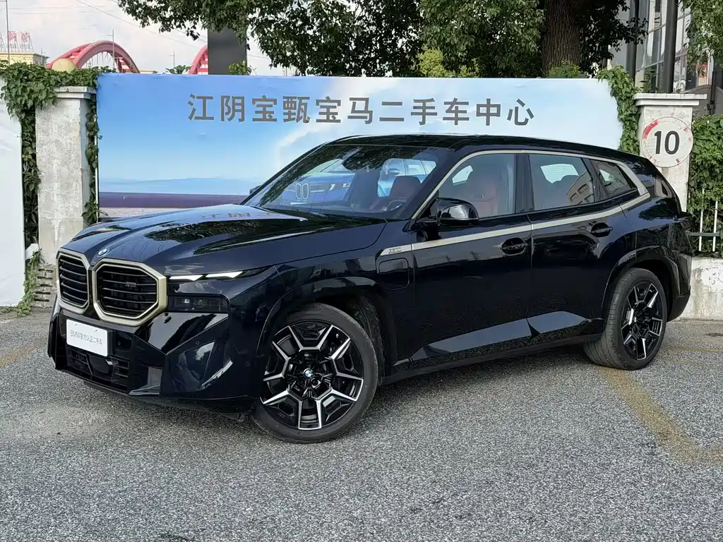 BMW XM