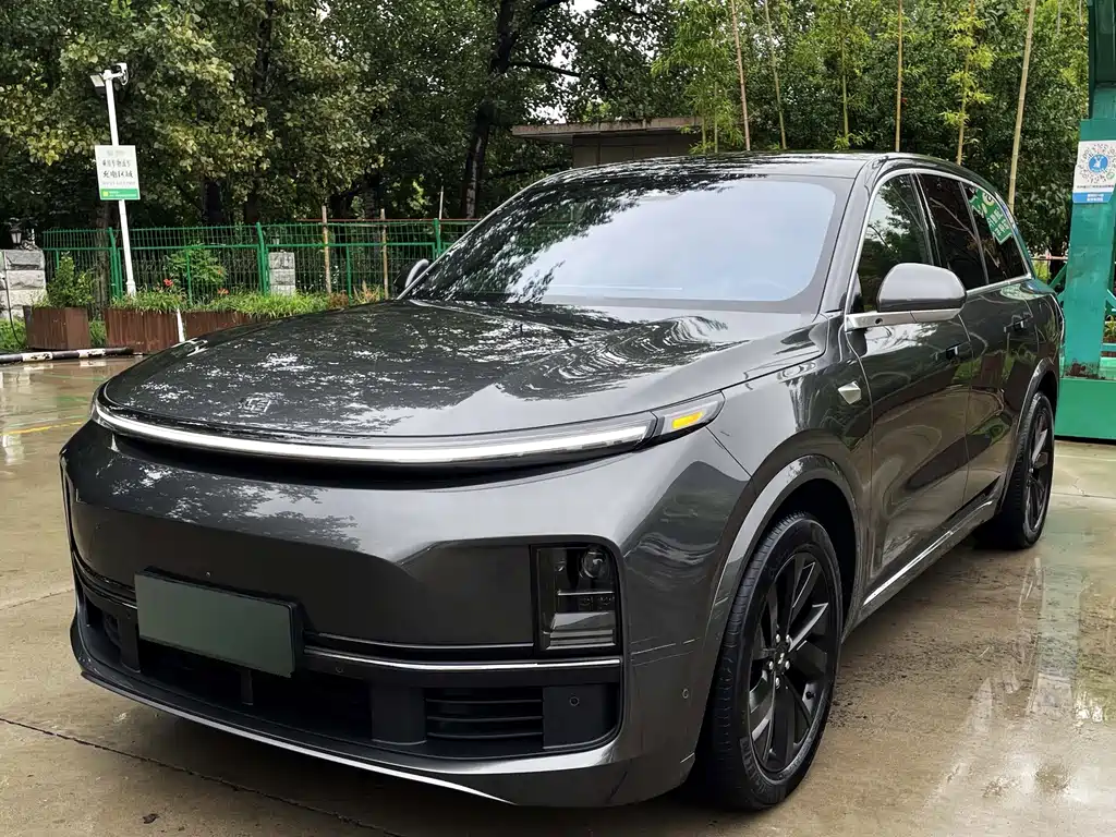 Li Auto L8